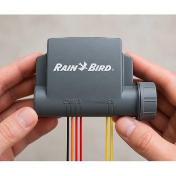Rain Bird ESPBAT-BT 9V 2 istasyonlu Bluetooth kontrol ünitesi elde kullanım görünümü