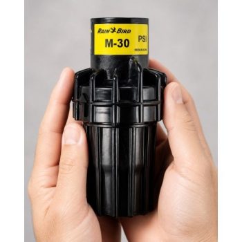Rain Bird PSI-M30 30 PSI basınç regülatörü elde kullanım görünümü