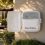 Rain Bird RC2-230V 8 istasyonlu dış mekan kontrol ünitesi sinematik görseli