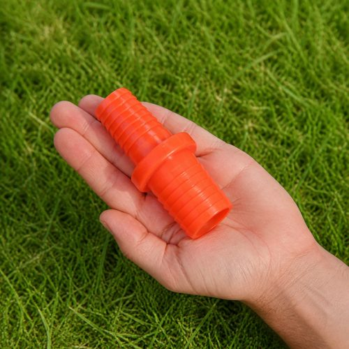 Üzümcü 1 3/4 hortum redüksiyonu çim üzerinde Üzümcü 1 3/4 hortum redüksiyonu çim üzerinde